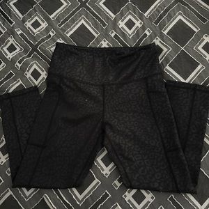 CVG Capri leopard print leggings